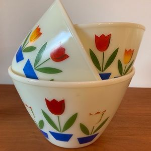 Vintage Fire King Tulip Mixing Bowl Set of 3